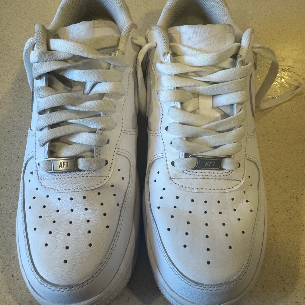 Nike AF1 size 8.5 barely worn great shape